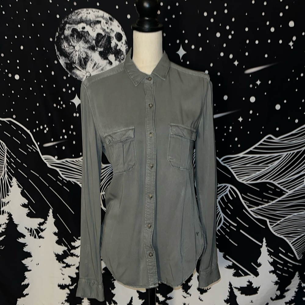 American Eagle Button Down Shirt